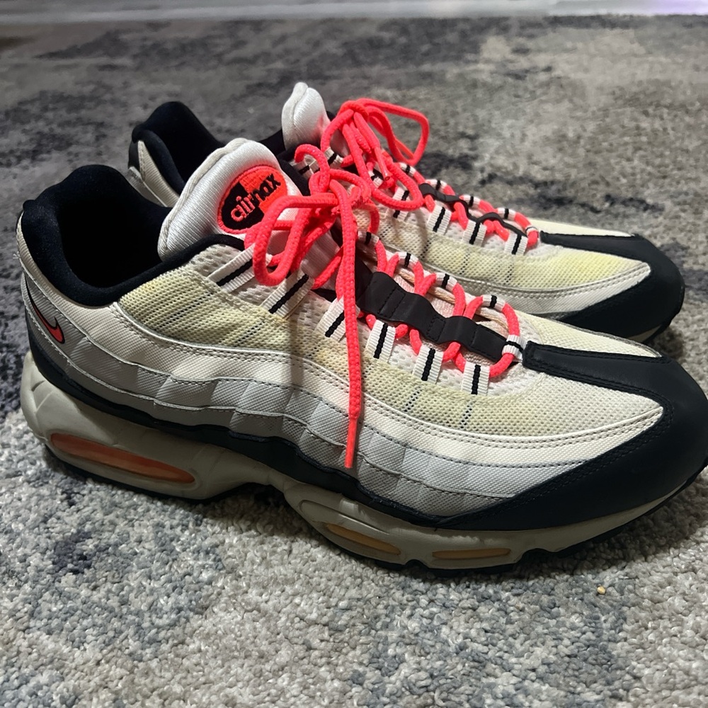Nike Air Max 95 “hot lava”